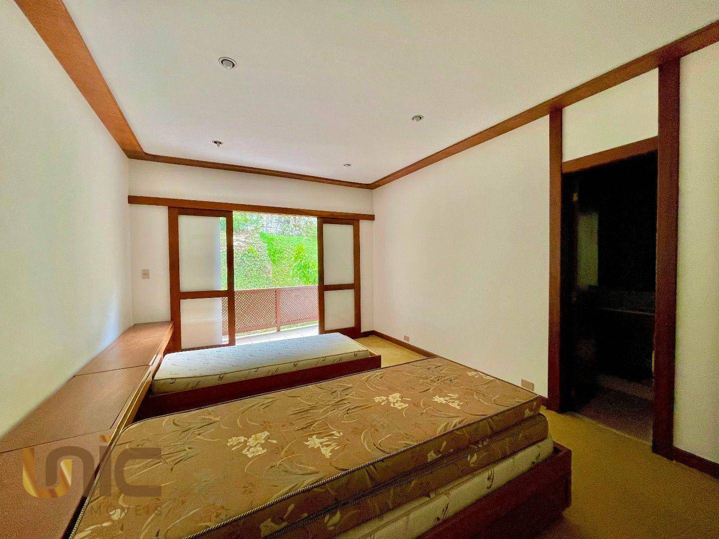 Casa de Condomínio à venda com 4 quartos, 209m² - Foto 16