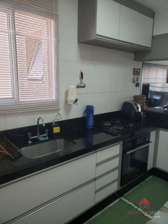 Apartamento à venda com 2 quartos, 75m² - Foto 10