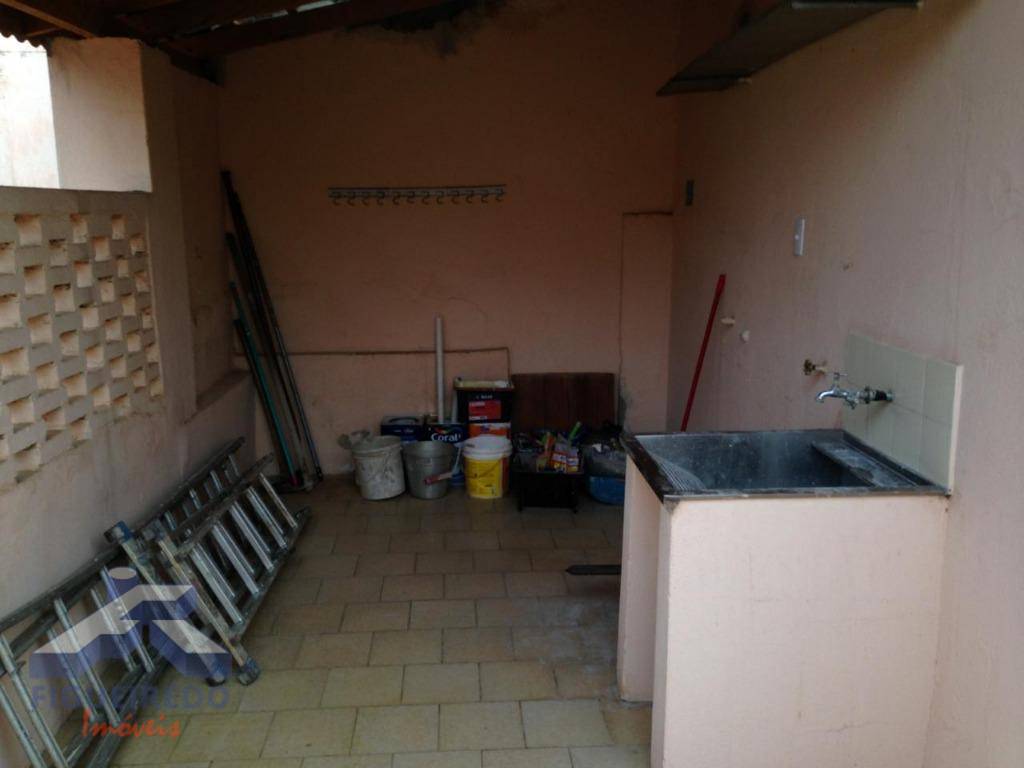 Casa à venda com 3 quartos, 152m² - Foto 13