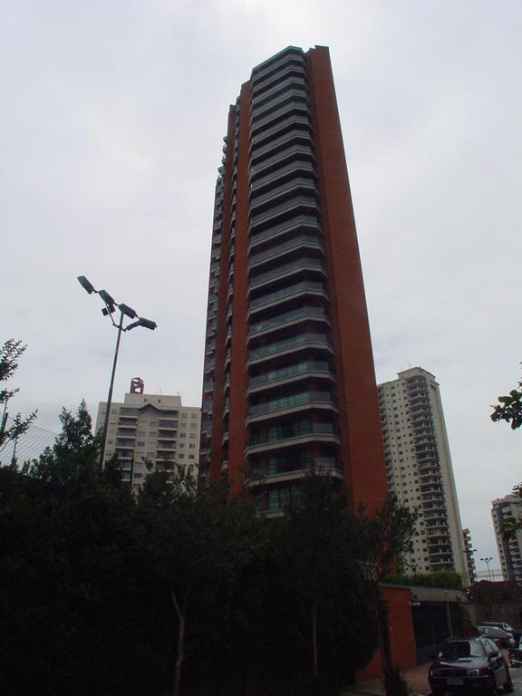 Apartamento à venda com 4 quartos, 190m² - Foto 1