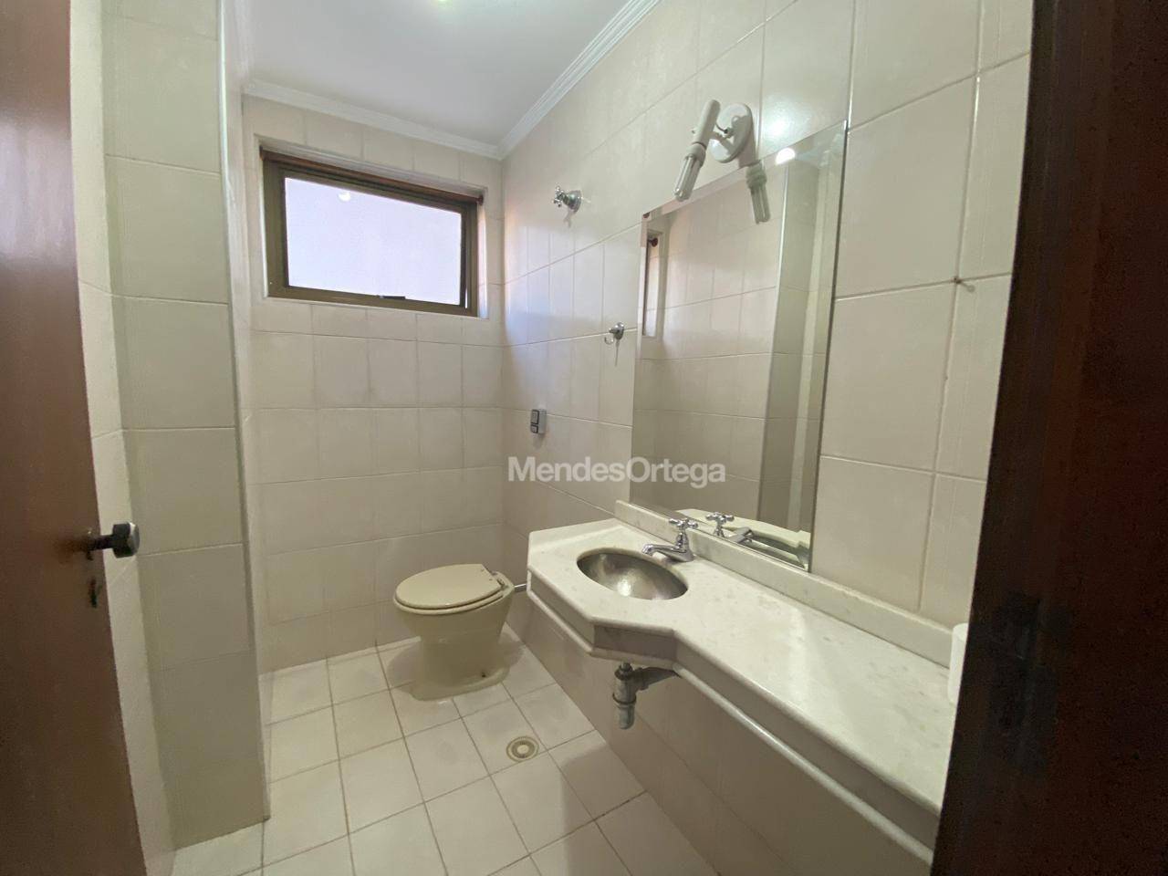 Apartamento para alugar com 3 quartos, 206m² - Foto 40