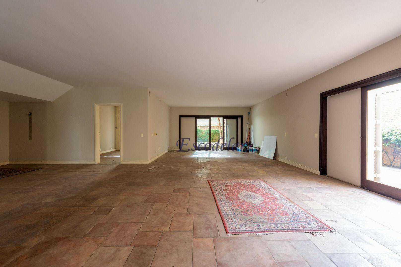 Casa à venda com 4 quartos, 400m² - Foto 2