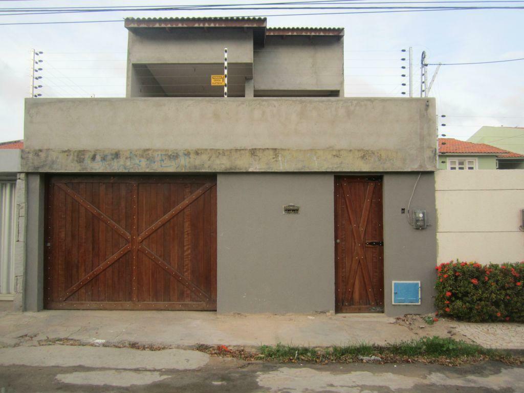 Casa à venda com 4 quartos, 244m² - Foto 1