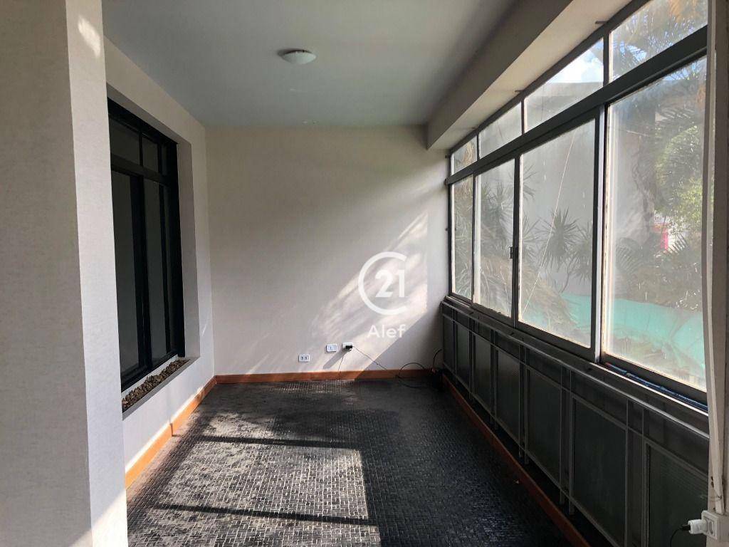 Casa para alugar com 6 quartos, 400m² - Foto 8