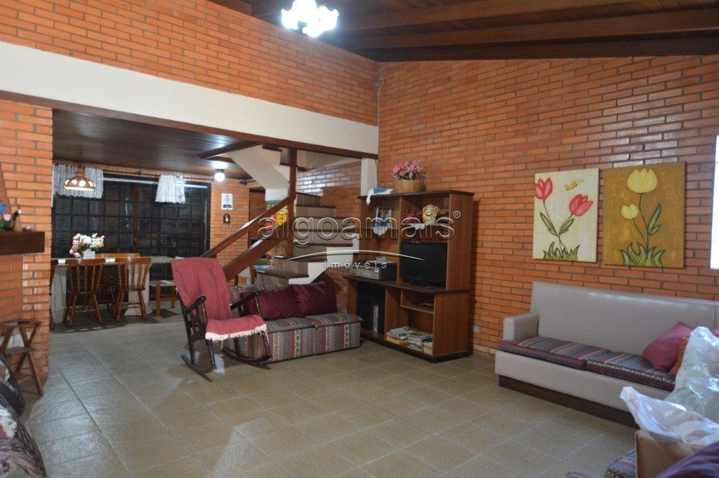 Casa à venda com 3 quartos, 165m² - Foto 2