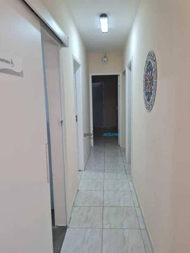 Casa à venda com 5 quartos, 200m² - Foto 3