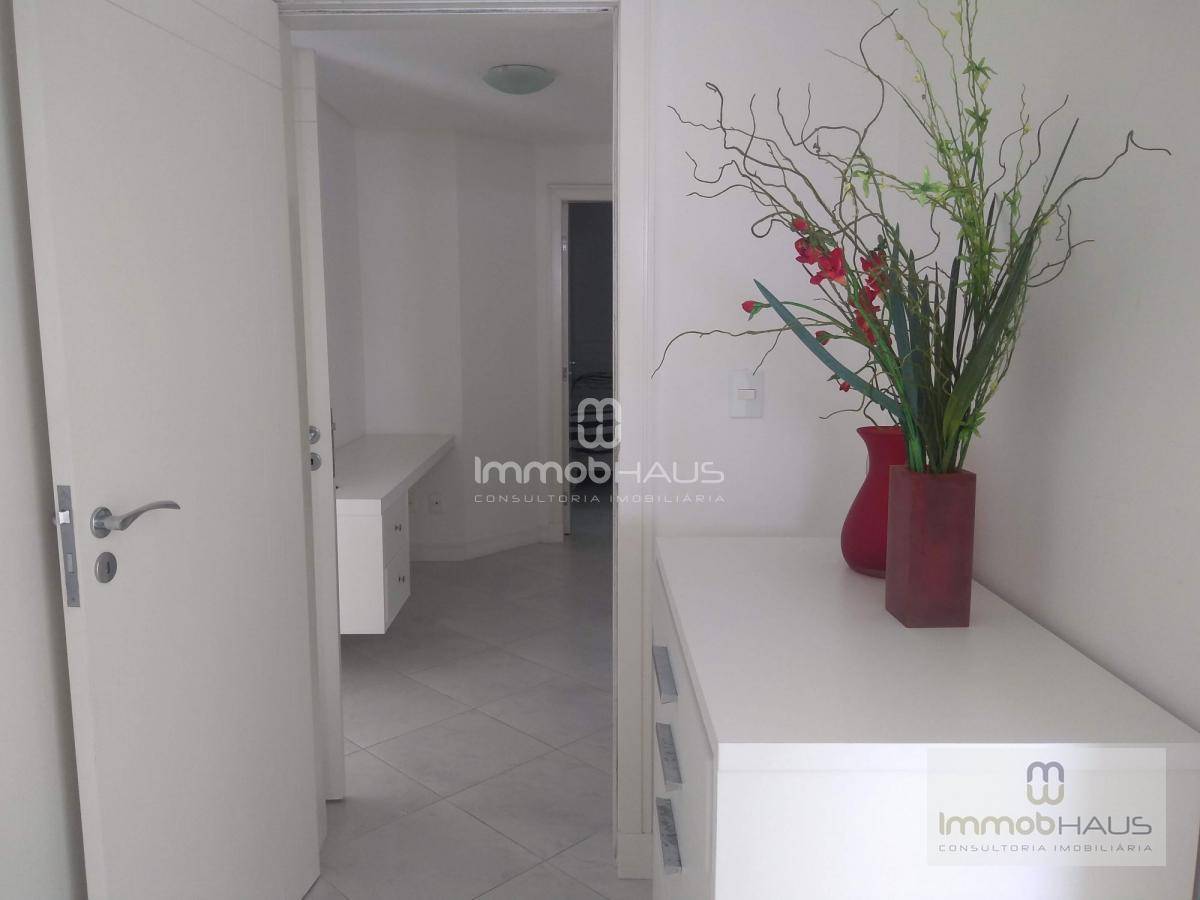 Apartamento à venda com 3 quartos, 186m² - Foto 23