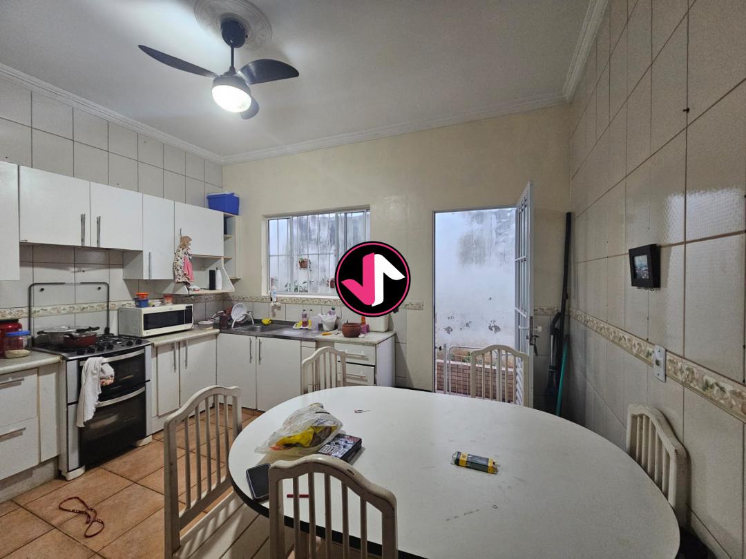 Casa à venda com 3 quartos, 171m² - Foto 8