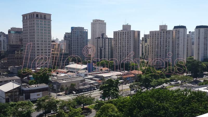 Apartamento para alugar com 2 quartos, 64m² - Foto 11