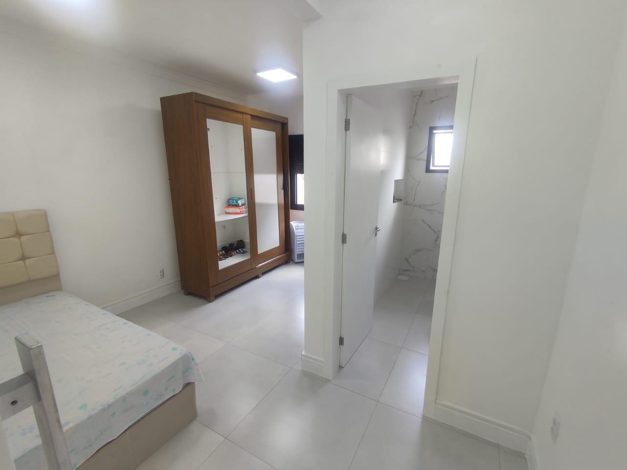 Casa à venda com 3 quartos, 360m² - Foto 2