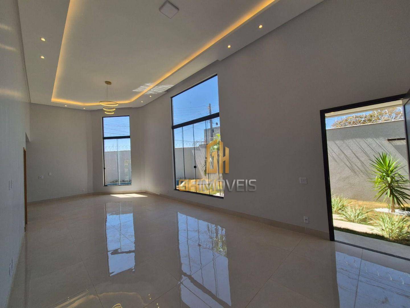 Casa à venda com 3 quartos, 185m² - Foto 1