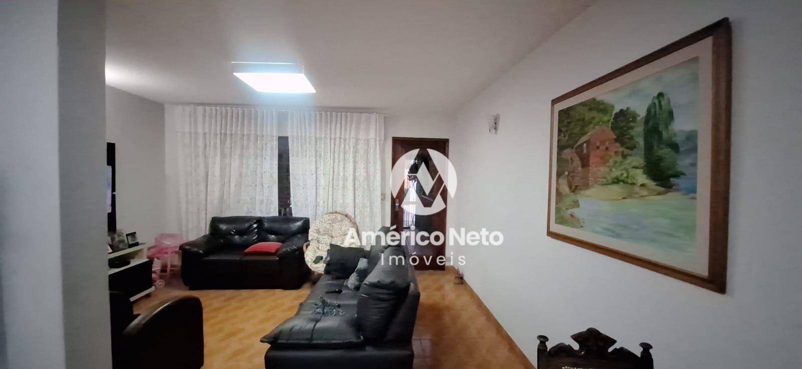 Casa à venda e aluguel com 3 quartos, 300m² - Foto 1