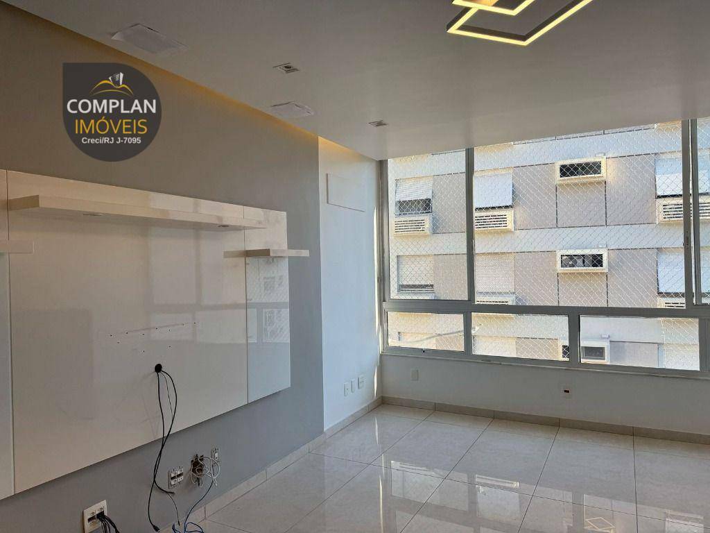 Apartamento para alugar com 3 quartos, 140m² - Foto 2