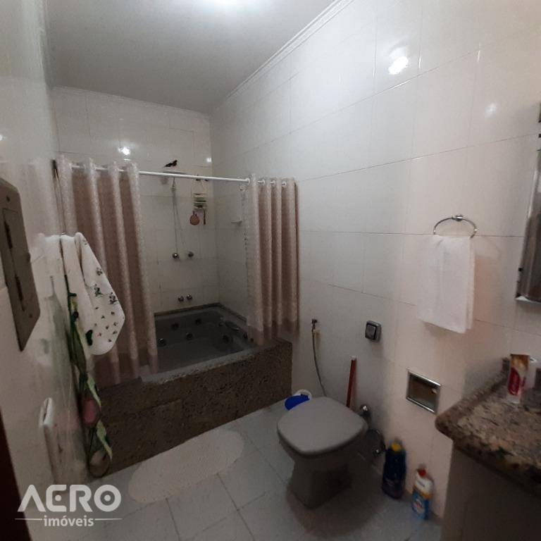 Casa à venda com 3 quartos, 186m² - Foto 17