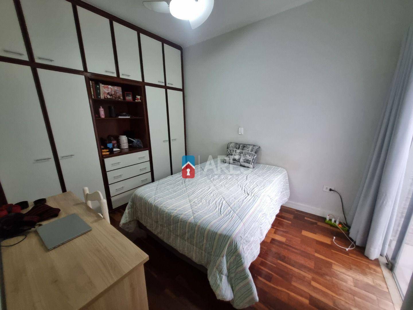 Casa à venda com 3 quartos, 209m² - Foto 16