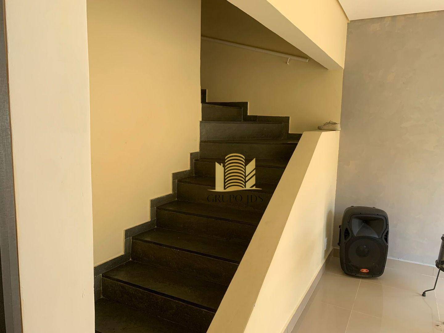 Casa à venda com 3 quartos, 250m² - Foto 11