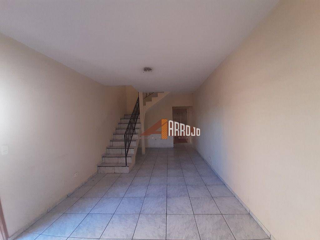 Sobrado à venda com 3 quartos, 150m² - Foto 2