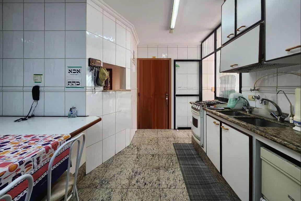 Apartamento à venda com 3 quartos, 156m² - Foto 13