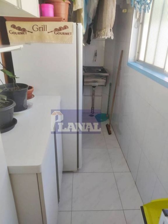 Apartamento à venda com 2 quartos, 66m² - Foto 17