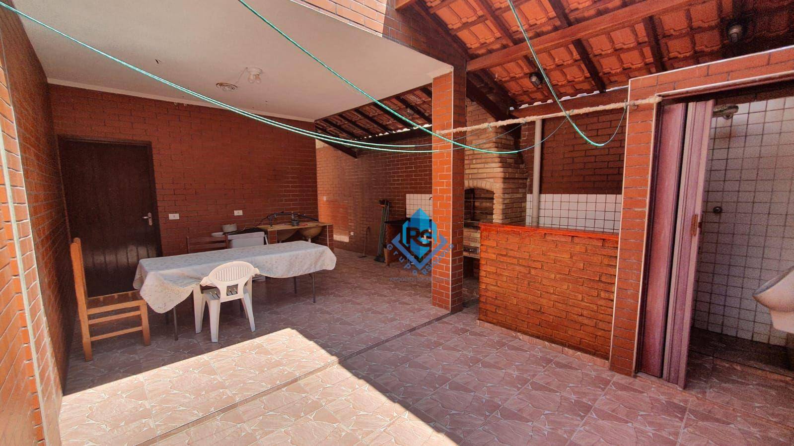 Sobrado à venda com 3 quartos, 200m² - Foto 4