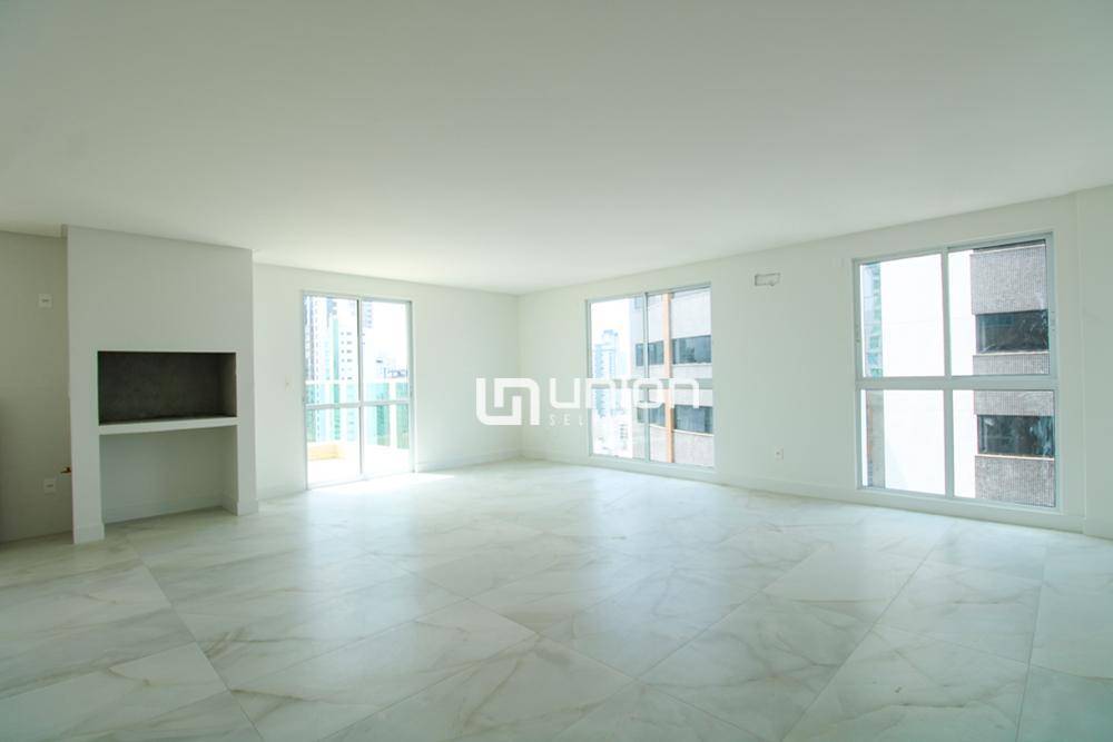 Apartamento à venda com 4 quartos, 193m² - Foto 3