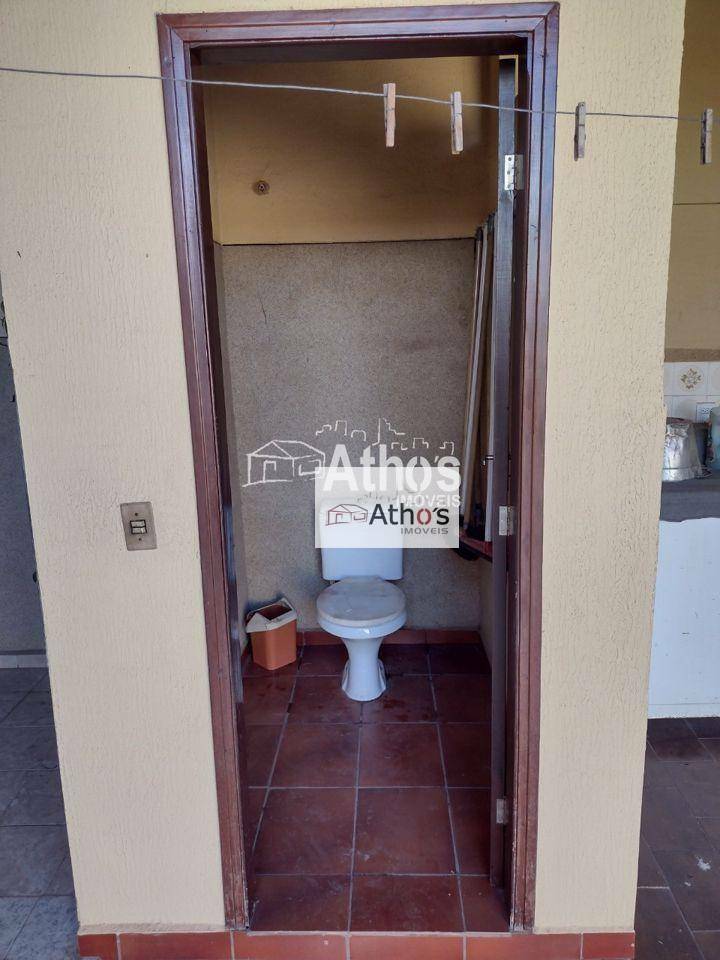 Casa à venda com 3 quartos, 240m² - Foto 23