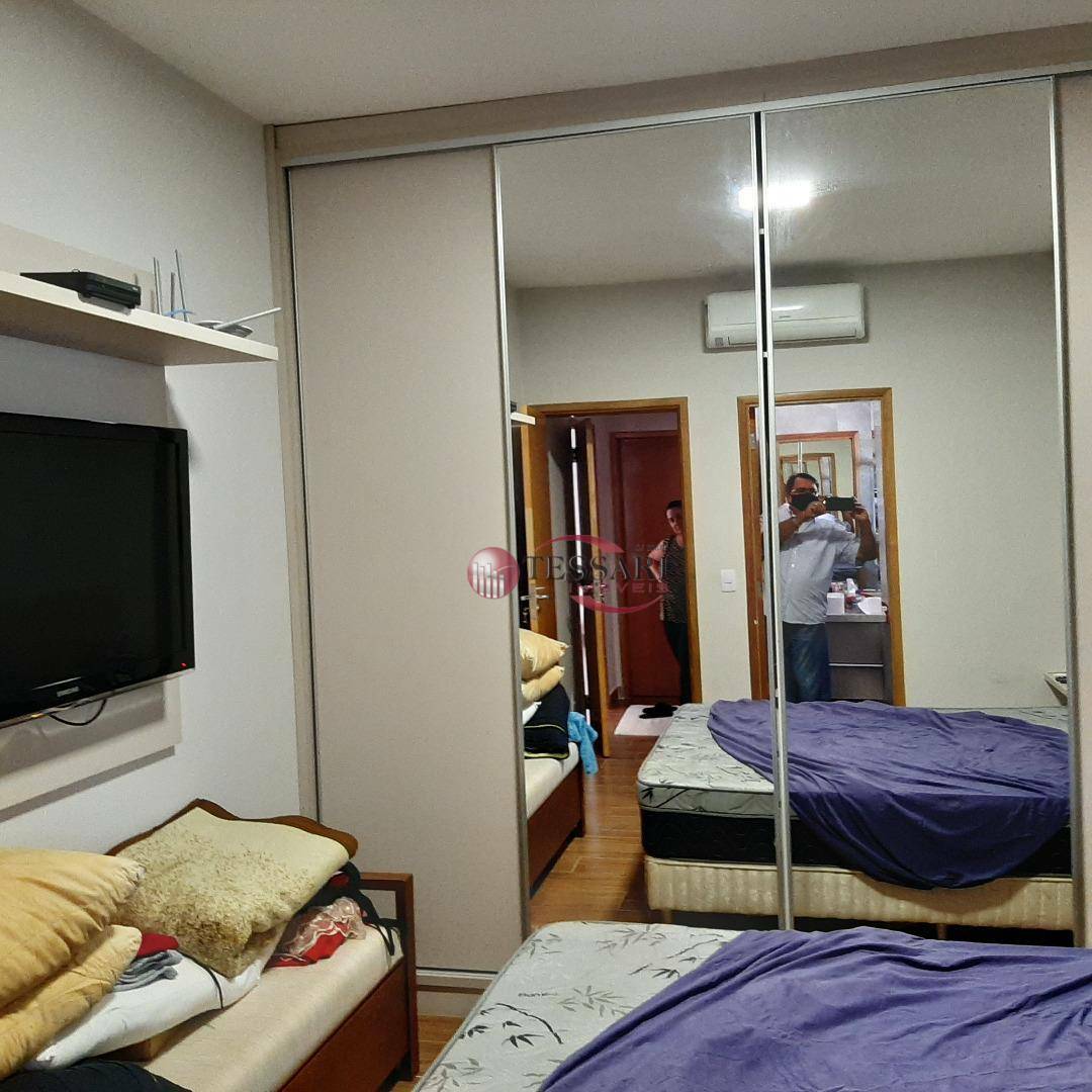 Casa à venda com 3 quartos, 330m² - Foto 13