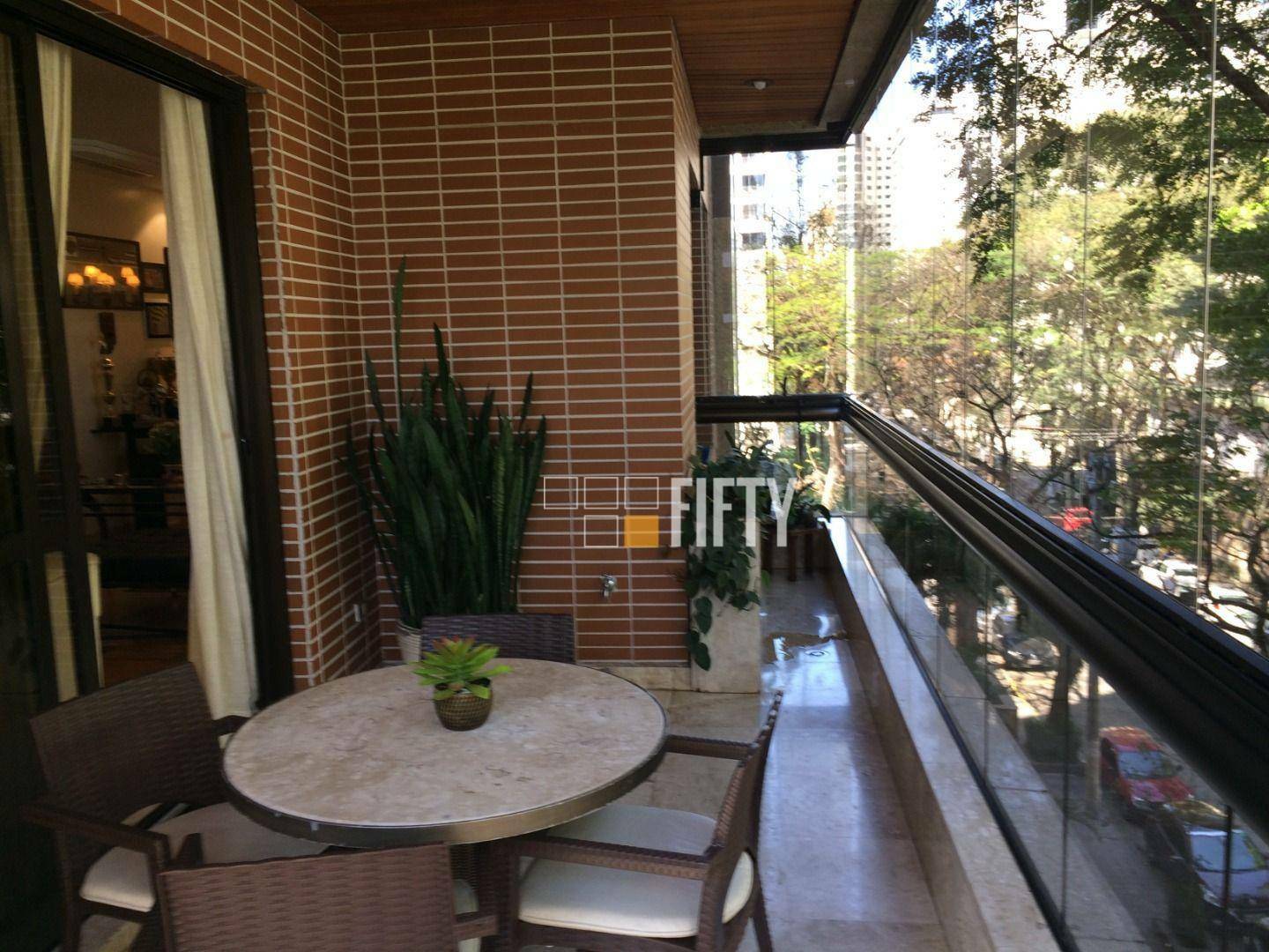 Apartamento à venda com 4 quartos, 275m² - Foto 3