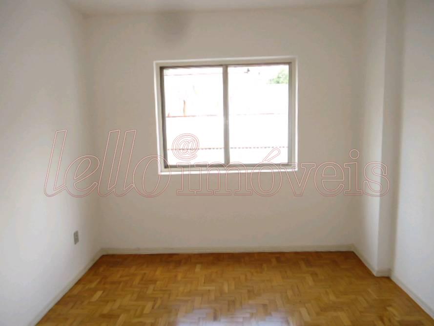 Apartamento para alugar com 2 quartos, 75m² - Foto 4