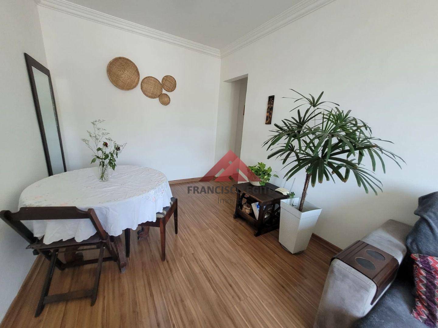 Apartamento à venda com 2 quartos, 62m² - Foto 4