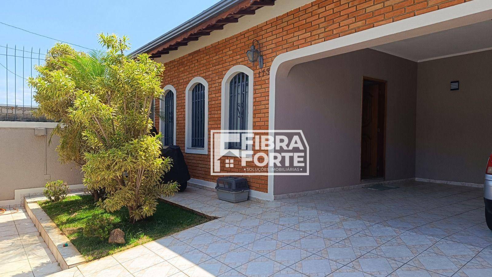 Casa à venda com 3 quartos, 220m² - Foto 1