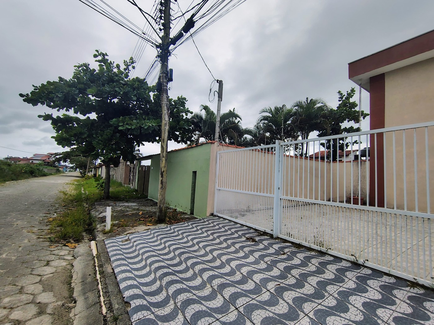 Casa à venda com 2 quartos, 60m² - Foto 2