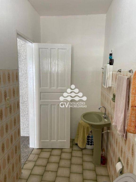 Casa à venda com 3 quartos, 180m² - Foto 2