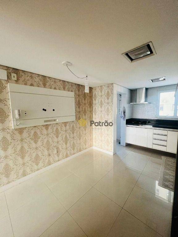 Apartamento à venda com 3 quartos, 128m² - Foto 1