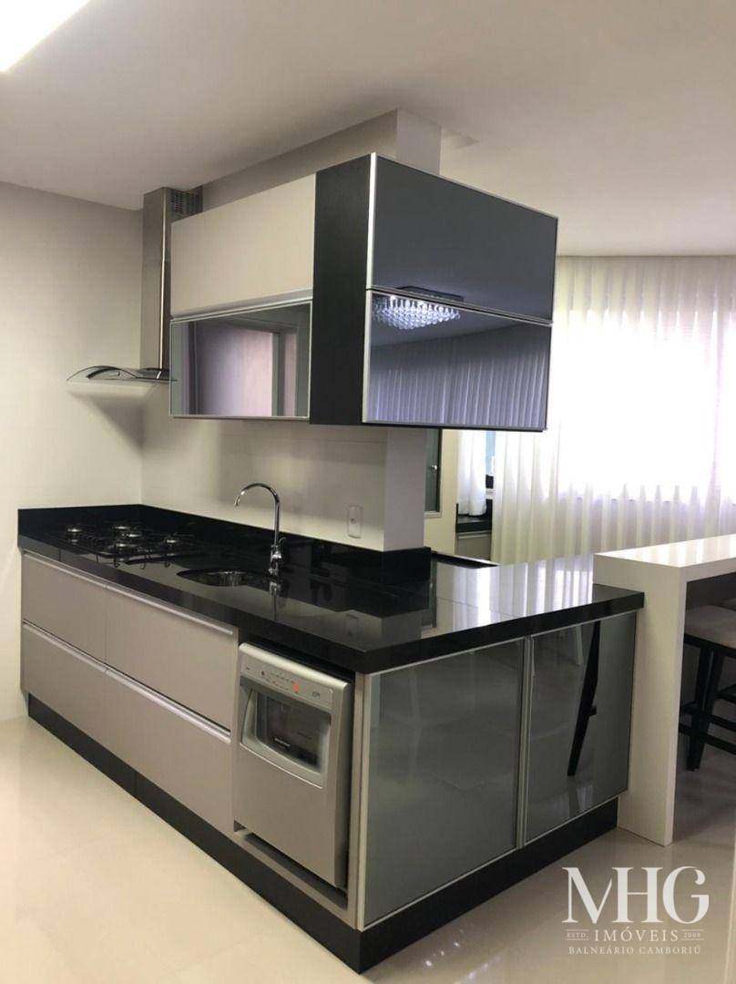 Apartamento à venda com 4 quartos, 237m² - Foto 6