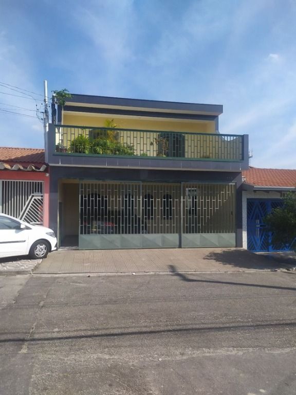 Sobrado à venda com 6 quartos, 320m² - Foto 1