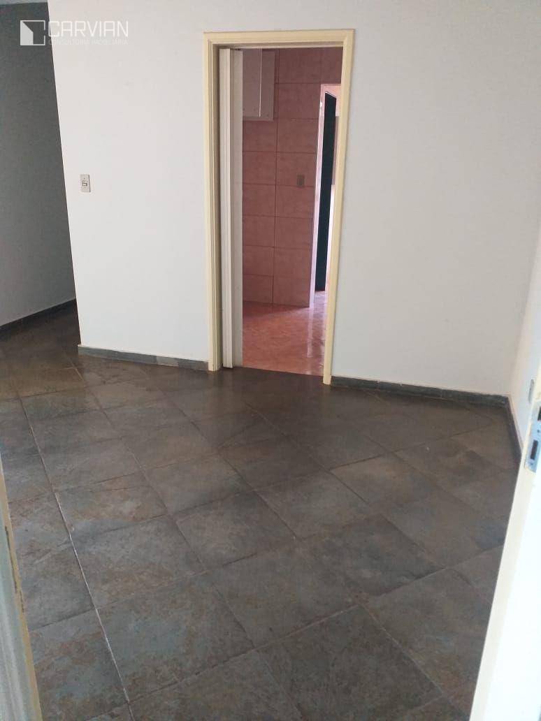 Apartamento à venda com 2 quartos, 70m² - Foto 4