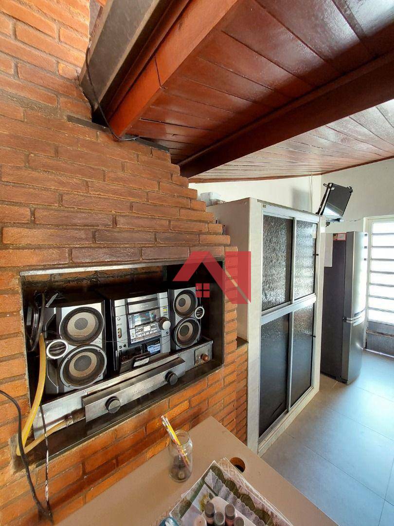 Casa à venda com 3 quartos, 185m² - Foto 4