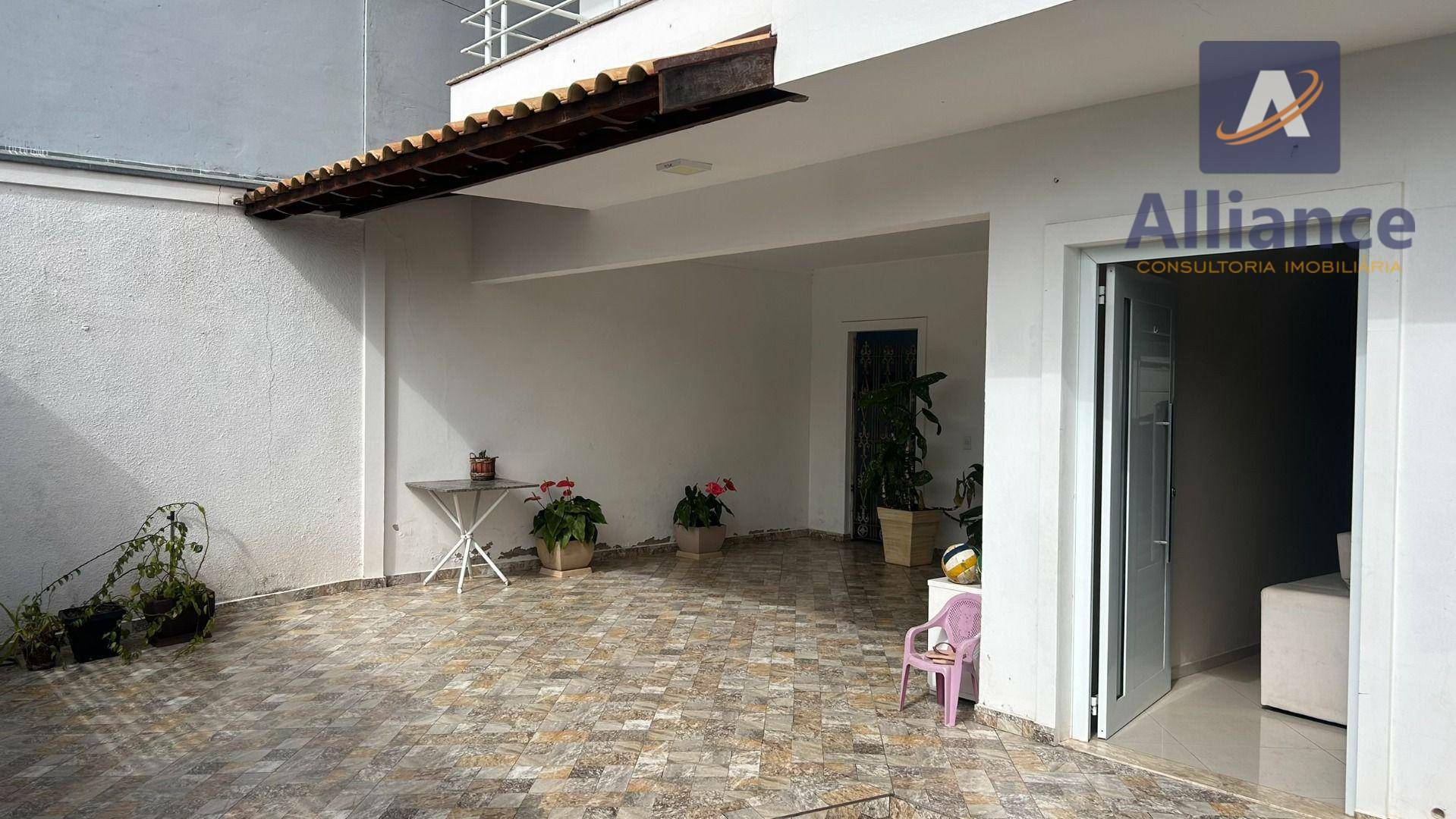 Casa, 4 quartos, 288 m² - Foto 3