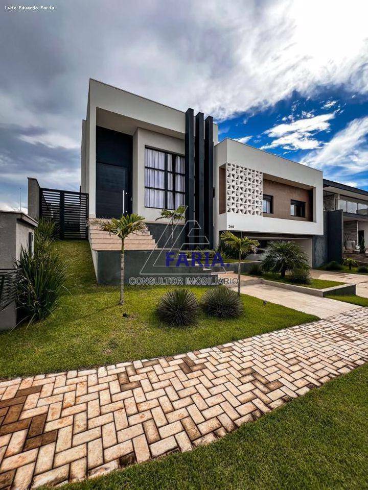 Casa de Condomínio à venda com 3 quartos, 270m² - Foto 1