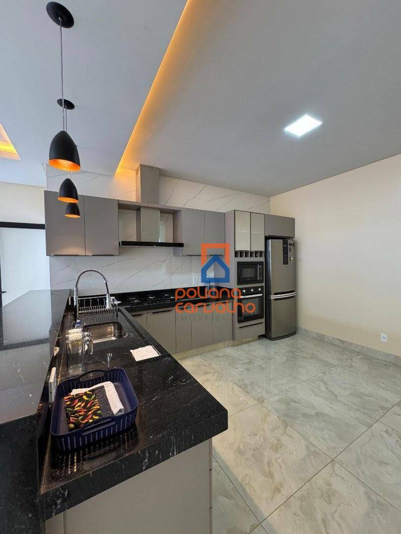 Casa à venda com 3 quartos, 182m² - Foto 3