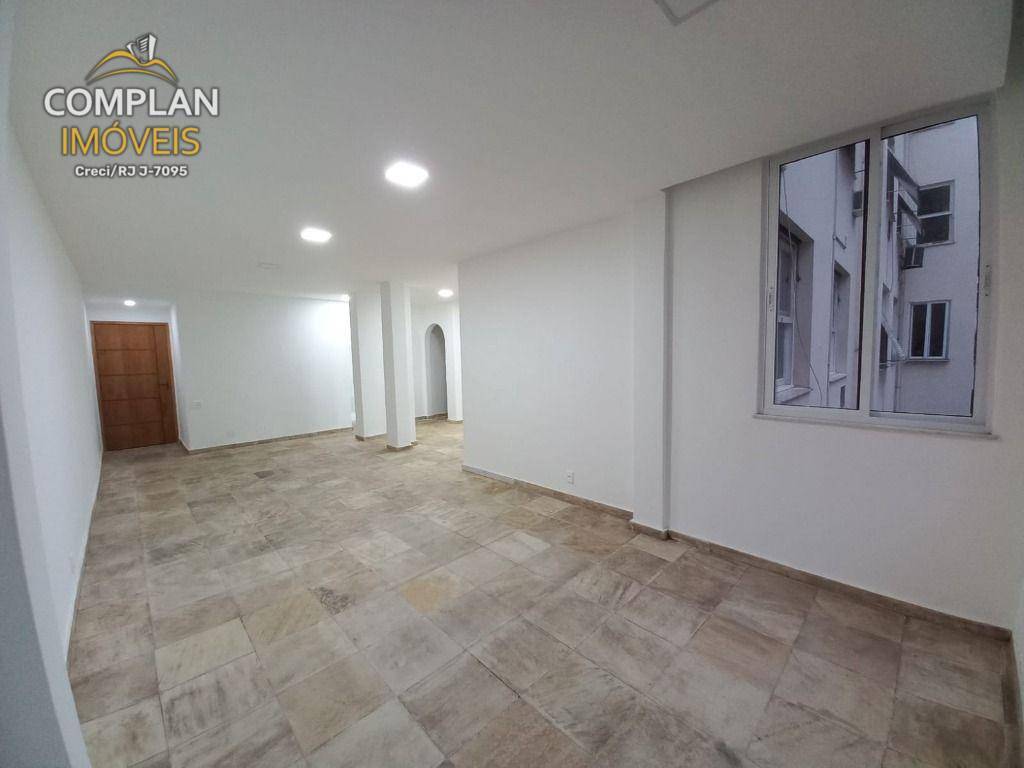 Apartamento à venda com 3 quartos, 123m² - Foto 1