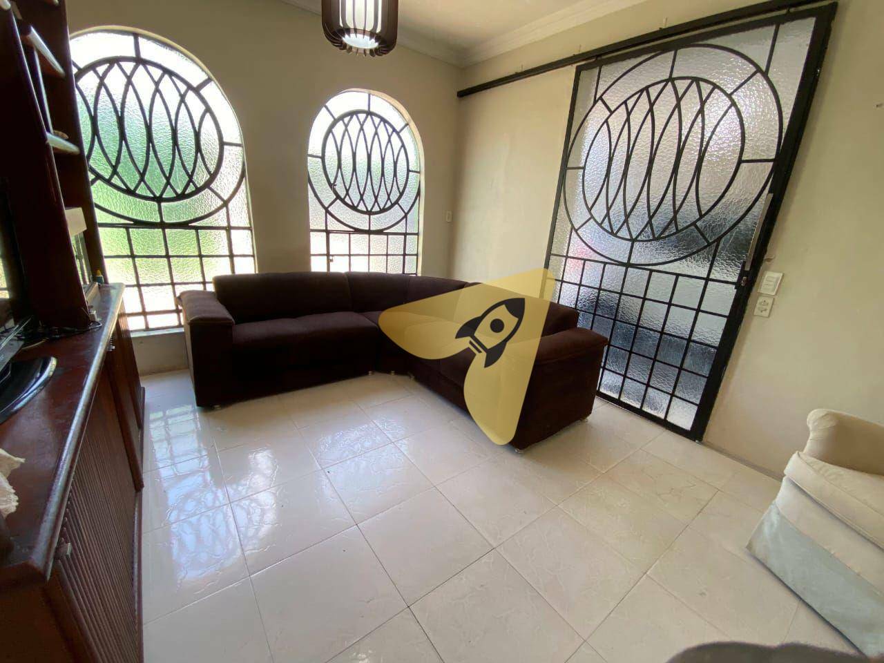 Casa de Condomínio à venda com 4 quartos, 300m² - Foto 3