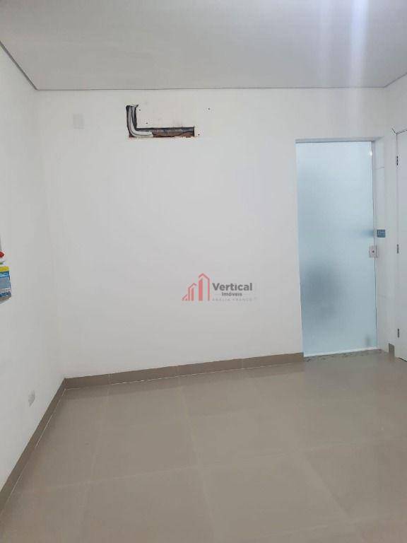 Sobrado à venda e aluguel com 6 quartos, 200m² - Foto 2