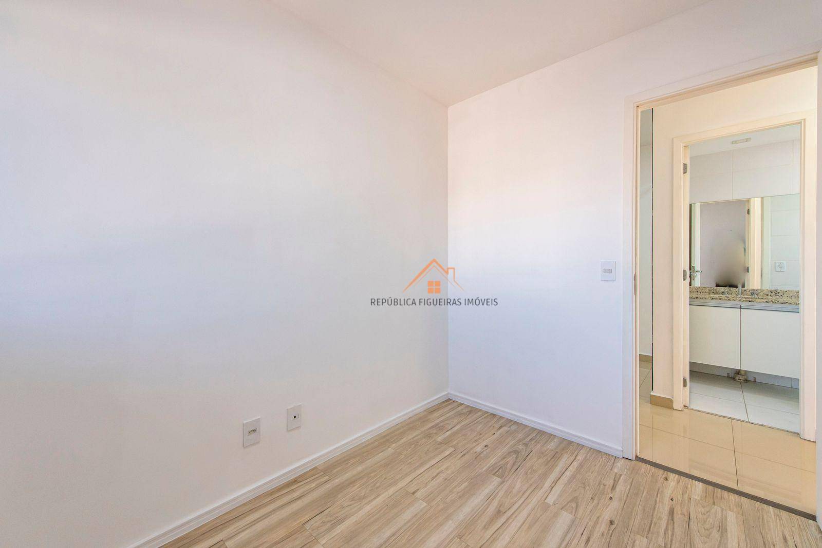 Apartamento para alugar com 3 quartos, 75m² - Foto 8