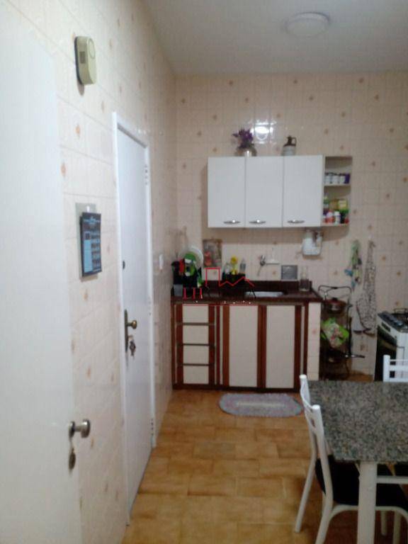 Apartamento à venda com 2 quartos, 70m² - Foto 18