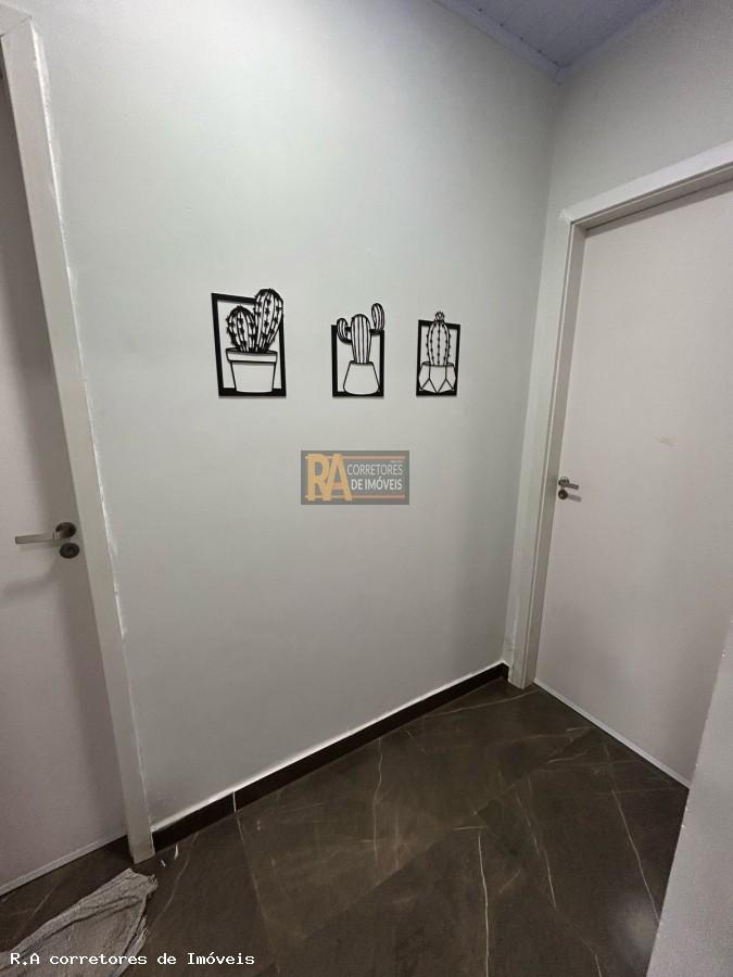 Casa à venda com 3 quartos, 121m² - Foto 11