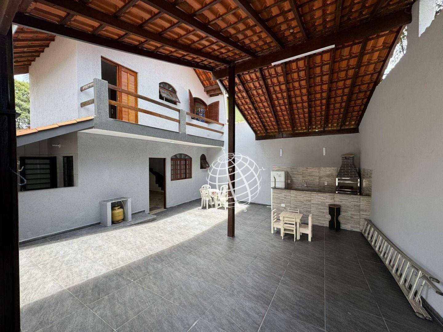 Casa para alugar com 2 quartos, 80m² - Foto 1