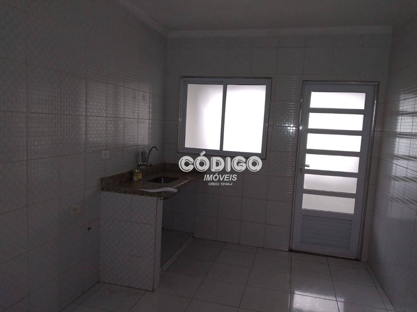 Casa para alugar com 2 quartos, 70m² - Foto 9