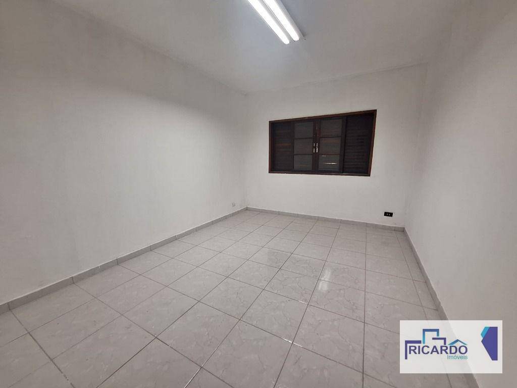 Casa para alugar com 3 quartos, 325m² - Foto 16